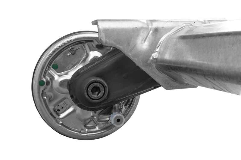 Essieu-freine-AL-KO-COMPACT-pour-1500kg-2-compressed.jpg Essieu-freine-AL-KO-COMPACT-pour-1500kg-2-compressed.jpg