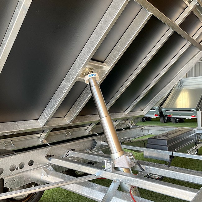 tribenne-saris-k3-406x204cm-ptac-3500kg-black-edition-1.jpg tribenne-saris-k3-406x204cm-ptac-3500kg-black-edition-1.jpg